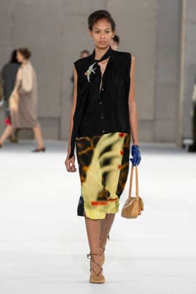 Dries Van Noten Women s Ready-to-Wear Spring Summer 2027 Collection Fashion Show during Paris Fashion Week, September 30, 2026 Dries Van Noten Women’s Ready-to-Wear Spring Summer 2027 Collection Fashion Show, during Paris Fashion Week, September 30, 2026, Paris, France  Copyright: xAgencex xBestimagexAgencex xBestimagex