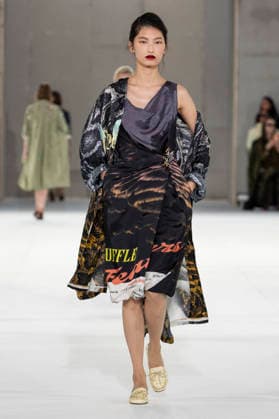 Dries Van Noten Women s Ready-to-Wear Spring Summer 2027 Collection Fashion Show during Paris Fashion Week, September 30, 2026 Dries Van Noten Women’s Ready-to-Wear Spring Summer 2027 Collection Fashion Show, during Paris Fashion Week, September 30, 2026, Paris, France  Copyright: xAgencex xBestimagexAgencex xBestimagex