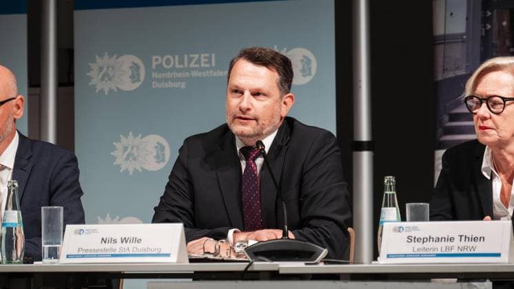 Press Conference Following the Hells Angels Raid in Duisburg ** FOR EDITORIAL PURPOSES ONLY ** EDITORIAL USE ONLY ** Portrait of Nils Wille, Press Office of the Duisburg Public Prosecutor’s Office. Event: Press conference at the HSPV NRW in Duisburg. Police and public prosecutor’s office take stock. How investigators plan to get at the Hells Angels’ money. Dui Copyright: TobiasxStern doc87u9nlsi8xgmnv3sl1u ,EDITORIAL USE ONLY Copyright: TobiasxStern