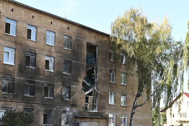 Aftermath Of A Russian Jet Drone Attack On A School In Kyiv Rescuers work at a damaged school hit by a Russian jet-drone strike in Kyiv, on October 1, 2026. Kyiv Ukraine  Copyright: xOleksandrxGusevx originalFilename: gusev-aftermat261001_npHsf.jpg