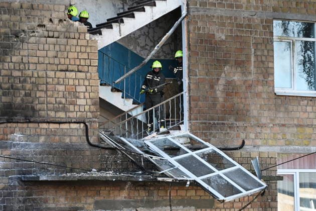 Aftermath Of A Russian Jet Drone Attack On A School In Kyiv Rescuers work at a damaged school hit by a Russian jet-drone strike in Kyiv, on October 1, 2026. Kyiv Ukraine  Copyright: xOleksandrxGusevx originalFilename: gusev-aftermat261001_npoRE.jpg