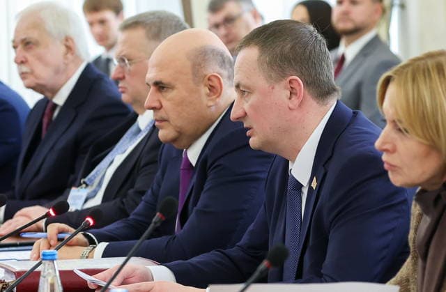 BELARUS, MINSK - OCTOBER 1, 2026: Belarus Prime Minister Alexandr Turchin (2nd R) and Russia s Prime Minister Mikhail Mishustin (C) attend a meeting of the Council of Ministers of the Union State of Russia and Belarus at the House of the Belarusian Government. Alexander Ryumin TASS  98617168