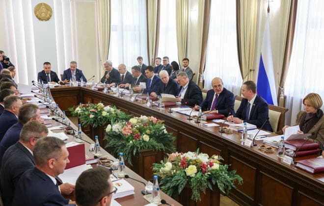 BELARUS, MINSK - OCTOBER 1, 2026: Belarus Prime Minister Alexandr Turchin (2nd R) and Russia s Prime Minister Mikhail Mishustin (3rd R) attend a meeting of the Council of Ministers of the Union State of Russia and Belarus at the House of the Belarusian Government. Alexander Ryumin TASS 98617524