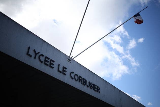 Students Prostest - Aubervilliers Clash between (CRS) Republican Security Corps and Student in front of Le Corbusier secondary school in Aubervilliers, North of Paris, on October 1, 2026 as they continue their protest to demand the hiring of substitute teachers, increased resources, and decent learning conditions. Photo by Raphael Lafargue ABACAPRESS.COM Aubervilliers Ile-de-France France  Copyright: xLafarguexRaphael ABACAx