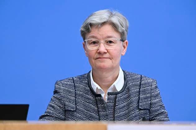 ABB BPK Regina Therese Riphahn, German economist; Topic: Presentation of a report on post-infectious diseases—care, research, and prevention—using Long COVID as an example at the BPK Federal Press Conference in Berlin on October 1, 2026, Berlin, Germany