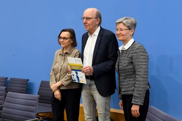 ABB BPK Regina Therese Riphahn, German economist; Topic: Presentation of a report on post-infectious diseases—care, research, and prevention—using Long COVID as an example at the BPK Federal Press Conference in Berlin on October 1, 2026, Berlin, Germany