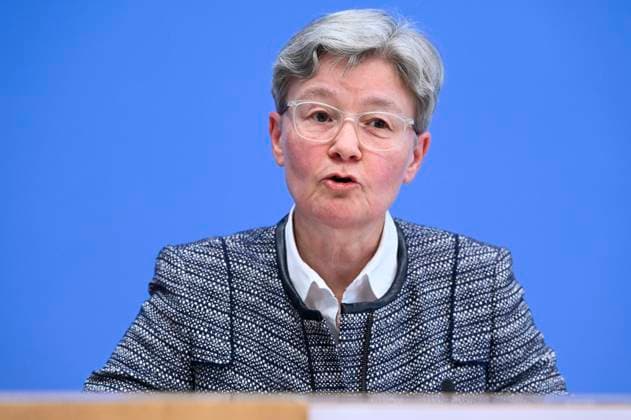 ABB BPK Regina Therese Riphahn, German economist; Topic: Presentation of a report on post-infectious diseases—care, research, and prevention—using Long COVID as an example at the BPK Federal Press Conference in Berlin on October 1, 2026, Berlin, Germany