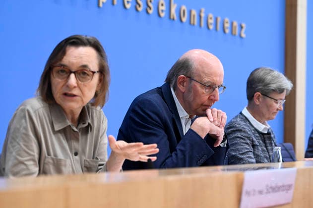 ABB BPK Carmen Scheibenbogen, German hematologist-oncologist and professor of immunology at Berlin’s Charité; Prof. Dr. Norbert Suttorp from the Interdisciplinary Group for Infectious Diseases, Pulmonology, and Critical Care Medicine; Regina Therese Riphahn, a German economist; Topi