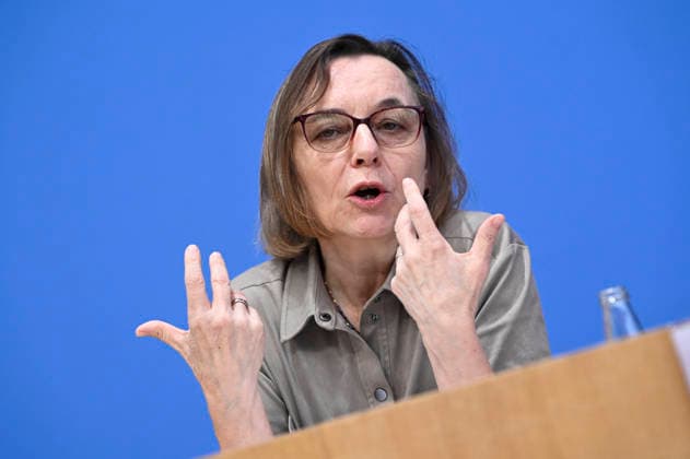 ABB BPK Carmen Scheibenbogen, German hematologist-oncologist and professor of immunology at Charité in Berlin. Topic: Presentation on post-infectious diseases—care, research, and prevention, using Long COVID as an example—at the BPK Federal Press Conference in Berlin on October 1, 2026, Berlin, Germany.