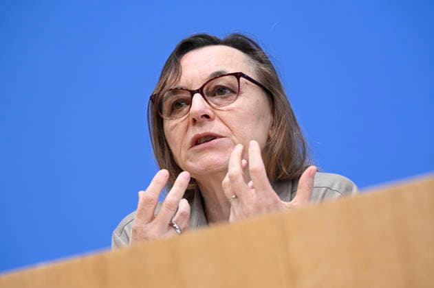 ABB BPK Carmen Scheibenbogen, German hematologist-oncologist and professor of immunology at Berlin’s Charité. Topic: Presentation on post-infectious diseases—care, research, and prevention, using Long COVID as an example—at the BPK Federal Press Conference in Berlin on October 1, 2026, Berlin, Germany