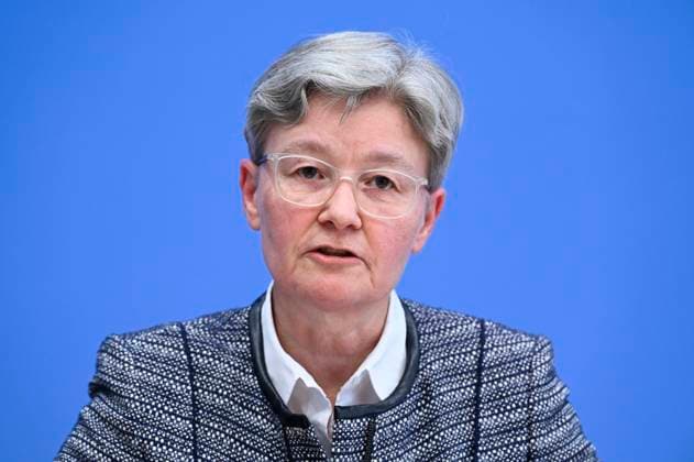 ABB BPK Regina Therese Riphahn, German economist; Topic: Presentation of a report on post-infectious diseases—care, research, and prevention—using Long COVID as an example, at the BPK (Federal Press Conference) in Berlin on October 1, 2026, Berlin, Germany