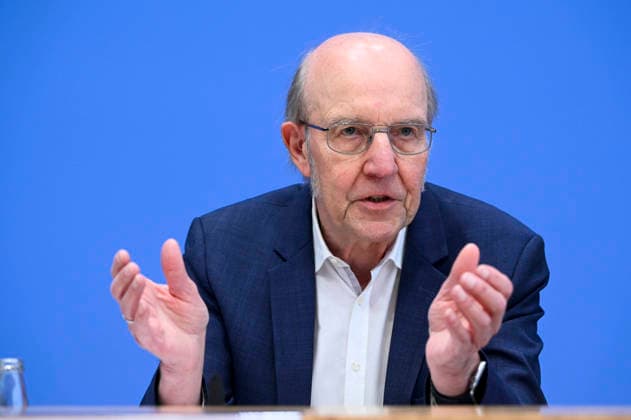ABB BPK Prof. Dr. Norbert Suttorp from the Interdisciplinary Group for Infectious Diseases, Pulmonology, and Critical Care Medicine Topic: Presentation of a Report on Post-Infectious Diseases—Care, Research, and Prevention, Using Long COVID as an Example—at the BPK Federal Press Conference in Berlin on October 1, 2026, Berlin, Germany