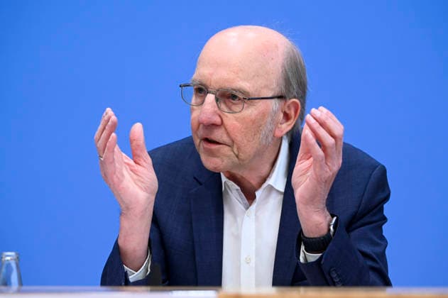 ABB BPK Prof. Dr. Norbert Suttorp from the Interdisciplinary Group for Infectious Diseases, Pulmonology, and Critical Care Medicine Topic: Presentation of a Report on Post-Infectious Diseases—Care, Research, and Prevention, Using Long COVID as an Example—at the BPK Federal Press Conference in Berlin on October 1, 2026, Berlin, Germany