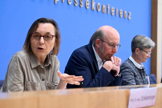 ABB BPK Carmen Scheibenbogen, German hematologist-oncologist and professor of immunology at Berlin’s Charité; Prof. Dr. Norbert Suttorp from the Interdisciplinary Group for Infectious Diseases, Pulmonology and Critical Care Medicine; Regina Therese Riphahn, a German economist; Topic