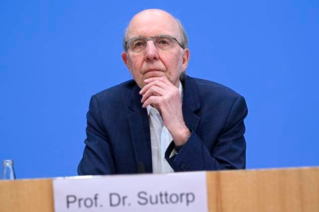 ABB BPK Prof. Dr. Norbert Suttorp from the Interdisciplinary Group for Infectious Diseases, Pulmonology, and Critical Care Medicine Topic: Presentation of a report on post-infectious diseases—care, research, and prevention—using Long COVID as an example at the BPK Federal Press Conference in Berlin on October 1, 2026, Berlin, Germany
