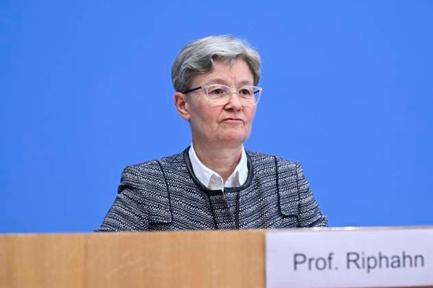 ABB BPK Regina Therese Riphahn, German economist; Topic: Presentation of a report on post-infectious diseases—care, research, and prevention—using Long COVID as an example at the BPK (Federal Press Conference) in Berlin on October 1, 2026, Berlin, Germany
