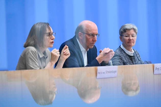 ABB BPK Carmen Scheibenbogen, German hematologist-oncologist and professor of immunology at Berlin’s Charité; Prof. Dr. Norbert Suttorp from the Interdisciplinary Group for Infectious Diseases, Pulmonology, and Critical Care Medicine; Regina Therese Riphahn, German economist; Topic: