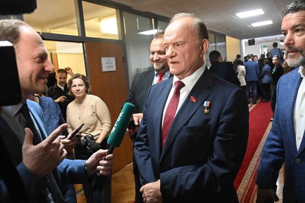 Moscow. The first session of the ninth State Duma of the Russian Federation. Communist Party leader Gennady Zyuganov before the session. KomsomolskayaxPravda