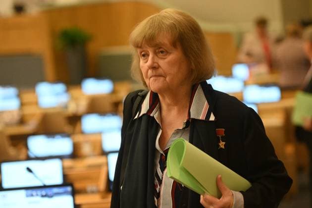 Moscow. The first session of the State Duma of the Russian Federation of the ninth convocation. State Duma Deputy Svetlana Savitskaya after the session. KomsomolskayaxPravda