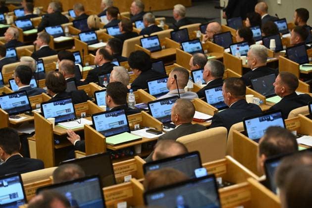 Moscow. The first session of the ninth State Duma of the Russian Federation. Deputies during Russian President Vladimir Putin s address. KomsomolskayaxPravda