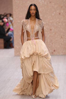 PFW - Chloe Runway Mona Tougaard walks the runway during the Chloe Ready to Wear Spring Summer 2027 fashion show as part of Paris Fashion Week on October 1, 2026 in Paris, France. Photo by Alain-Gil Gonzalez ABACAPRESS.COM Paris Ile-de-France France  Copyright: xGonzalezxAlain-Gil ABACAx