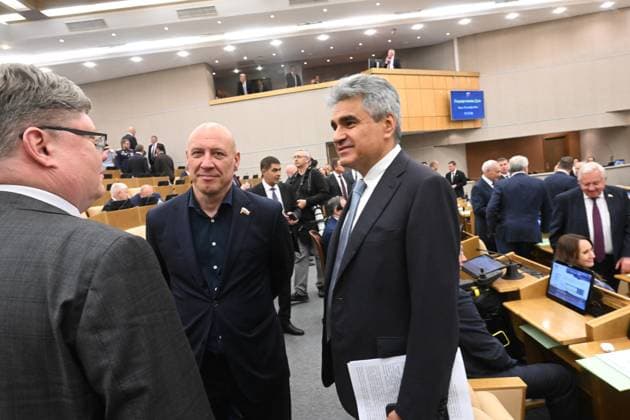 Moscow. The first session of the ninth State Duma of the Russian Federation. (Left to right) Deputy leader of the United Russia party faction in the State Duma Andrei Isaev, State Duma deputy and singer Denis Maidanov, and leader of the New People party faction in the State Duma Alexei Nechaev before the session. KomsomolskayaxPravda