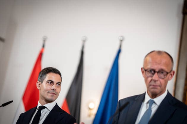 Friedrich Merz, Chancellor of Germany, with Rob Jetten, Prime Minister of the Netherlands (left), during the closing remarks at the meeting between the Chancellor, the Prime Minister of the Netherlands, and the NATO Secretary General at the 1st German-Dutch Corps in Münster, Münster, North Rhine-Westphalia, Germany; German-Dutch Corps