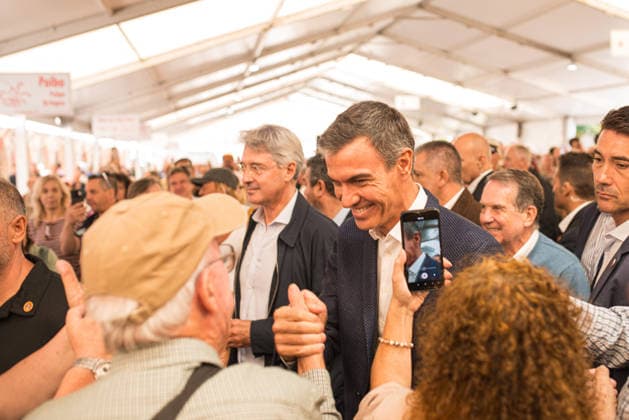 Pedro Sánchez Visits O Grove, Pontevedra: Prime Minister Pedro Sánchez during a visit to the 63rd edition of the Seafood Festival on October 1, 2026, O Grove, Pontevedra, Galicia, Spain The O Grove Seafood Festival is a unique culinary event that celebrates the tradition and abundance of Galician seafood every fall in O Grove, Pontevedra. October 1, 2026 Elena Ferná O Grove, Pontevedra, Galicia O Grove, Pontevedra, Galicia, Spain  Copyright: xElenaxFernandezx 7812997