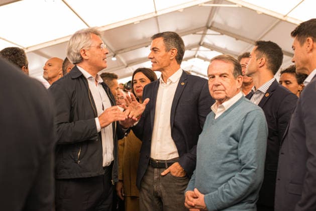 Pedro Sánchez Visits O Grove, Pontevedra: Prime Minister Pedro Sánchez during a visit to the 63rd edition of the Seafood Festival on October 1, 2026, O Grove, Pontevedra, Galicia, Spain The O Grove Seafood Festival is a unique culinary event that celebrates the tradition and abundance of Galician seafood every fall in O Grove, Pontevedra October 1, 2026 Elena Ferná O Grove, Pontevedra, Galicia O Grove, Pontevedra, Galicia, Spain  Copyright: xElenaxFernandezx 7812996