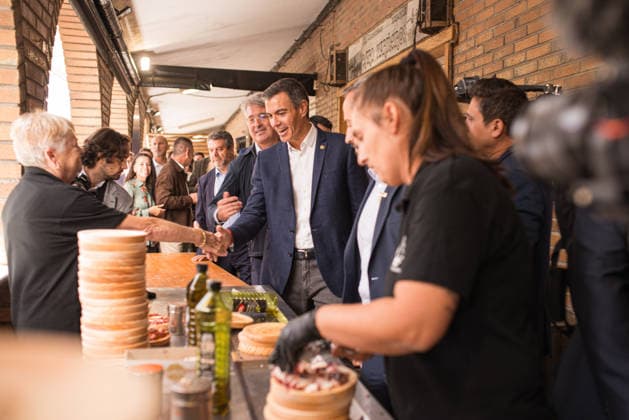 Pedro Sánchez Visits O Grove, Pontevedra: Prime Minister Pedro Sánchez during a visit to the 63rd edition of the O Grove Seafood Festival on October 1, 2026, O Grove, Pontevedra, Galicia, Spain The O Grove Seafood Festival is a unique culinary event that celebrates the tradition and abundance of Galician seafood every fall in O Grove, Pontevedra October 1, 2026 Elena Ferná O Grove, Pontevedra, Galicia O Grove, Pontevedra, Galicia, Spain  Copyright: xElenaxFernandezx 7812999