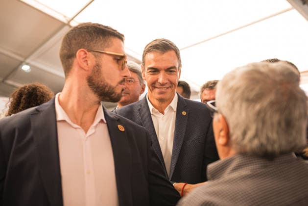 Pedro Sánchez Visits O Grove, Pontevedra: Prime Minister Pedro Sánchez during a visit to the 63rd edition of the O Grove Seafood Festival on October 1, 2026, O Grove, Pontevedra, Galicia, Spain The O Grove Seafood Festival is a unique culinary event that celebrates the tradition and abundance of Galician seafood every fall in O Grove, Pontevedra October 1, 2026 Elena Ferná O Grove, Pontevedra, Galicia O Grove, Pontevedra, Galicia, Spain  Copyright: xElenaxFernandezx 7813000