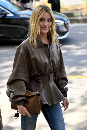 PFW Balenciaga Outside Arrivals JR Sarah Pidgeon arriving at the Balenciaga show during Paris Fashion Week, in Paris, France on 1 October 2026. Photo by Julien Reynaud APS-Medias ABACAPRESS.COM Paris France  Copyright: xReynaudxJulien APS-Medias ABACAx