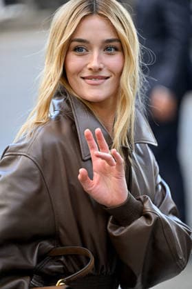 PFW Balenciaga Outside Arrivals JR Sarah Pidgeon arriving at the Balenciaga show during Paris Fashion Week, in Paris, France on 1 October 2026. Photo by Julien Reynaud APS-Medias ABACAPRESS.COM Paris France  Copyright: xReynaudxJulien APS-Medias ABACAx