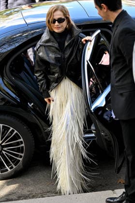 PFW Balenciaga Outside Arrivals JR Isabelle Huppert arriving at the Balenciaga show during Paris Fashion Week, in Paris, France on 1 October 2026. Photo by Julien Reynaud APS-Medias ABACAPRESS.COM Paris France  Copyright: xReynaudxJulien APS-Medias ABACAx
