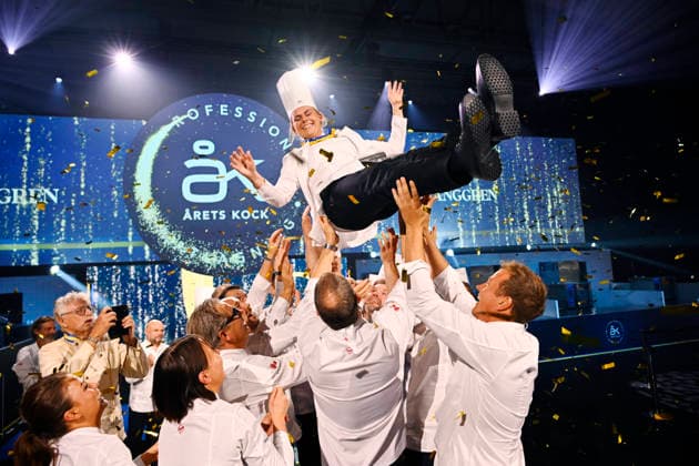 STOCKHOLM, SWEDEN 20261001 Evelina Änggren wins Chef of the Year and is honored during the 2026 Chef of the Year finals at Annexet in Stockholm STOCKHOLM SWEDEN x10040x  Copyright: xAndersxWiklund TTx ARETS KOCK 2026 o3bKSgVNDoM