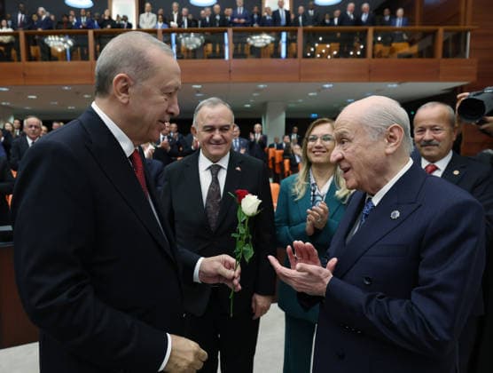 Opening Event of the 5th Legislative Year of the 28th Term of the Grand National Assembly of Turkiye ANKARA, TURKIYE - OCTOBER 1: (----EDITORIAL USE ONLY - MANDATORY CREDIT - TURKISH PRESIDENCY MURAT CETINMUHURDAR HANDOUT - NO MARKETING NO ADVERTISING CAMPAIGNS - DISTRIBUTED AS A SERVICE TO CLIENTS----)Turkiye s Nationalist Movement Party (MHP) leader Devlet Bahceli (R) presents red and white roses to Turkish President Recep Tayyip Erdogan (L) following his address to the General Assembly on the occasion of the opening of the 5th Legislative Year of the 28th Term at the Grand National Assembly of Turkiye (TBMM) in Ankara, Turkiye on October 1, 2026. Turkish Presidency Murat Cetinmuhurdar Handout Anadolu Ankara Turkey. Editorial u  Copyright: x2026xAnadoluxTurkishxPresidencyx MuratxCetinmuhurdarx xHandoutx