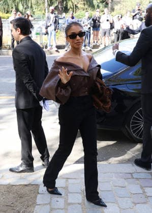 Lori Harvey arrives at the Balenciaga Spring Summer 2027 Women’s Ready-to-Wear fashion show during Paris Fashion Week (PFW) at the Tennis Club de Paris, France, on October 1, 2026. Denis Guignebourg, Bestimage. Arrivals at the Balenciaga fashion show as part of Paris RTW Spring Summer 2027 Fashion Week, held at the Tennis Club de Paris on October 1, 2026, in Paris, France. Paris, France  Copyright: xDenisxGuignebourgx xBestimagexDenisxGuignebourgx xBestimagex
