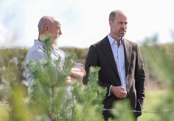 The Prince Of Wales Visits Monmouthshire And Herefordshire ABERGAVENNY, WALES - OCTOBER 01: Prince William, Prince Of Wales (R) speaks with Jim Beavan from Great Tre-rhew Farm, a local farming family, who have partnered with the charity Stump Up For Trees, to use their land for upstream flooding interventions and the charity s goal of planting one million native trees across South Wales, at White Castle Farm on October 01, 2026 in Abergavenny, Wales. The Prince of Wales visited the region to meet with those tackling the threat of flooding caused by extreme weather conditions., Credit:Chris Jackson PA ROTA - B68 Avalon United Kingdom, Wales, Abergavenny  Copyright: xChrisxJacksonx xPAxROTAx-xB68x xAvalonx 1139798687