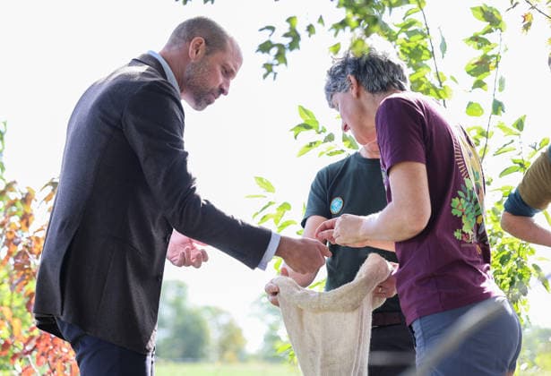 The Prince Of Wales Visits Monmouthshire And Herefordshire ABERGAVENNY, WALES - OCTOBER 01: Prince William, Prince Of Wales (L) joins volunteers participating in a seed collection activity and hears about the progress towards the goal of planting one million trees during his visit to charity Stump Up For Trees, which aims to plant native trees across South Wales, at White Castle Farm on October 01, 2026 in Abergavenny, Wales. The Prince of Wales also visited the region to meet with those tackling the threat of flooding caused by extreme weather conditions., Credit:Chris Jackson PA ROTA - B68 Avalon United Kingdom, Wales, Abergavenny  Copyright: xChrisxJacksonx xPAxROTAx-xB68x xAvalonx 1139798736