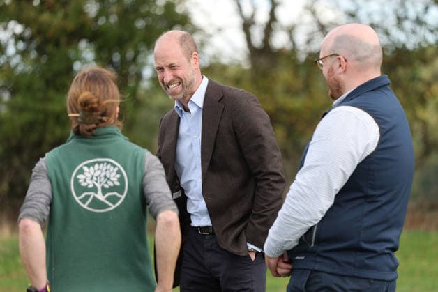 The Prince Of Wales Visits Monmouthshire And Herefordshire ABERGAVENNY, WALES - OCTOBER 01: Prince William, Prince Of Wales laughs as he speaks with Dr Jenny Knight, manager of charity Stump Up For Trees and Joe Haseley, Farming and Nature Programme Manager for the Duchy of Cornwall during a visit to the charity to hear about its goal of planting one million native trees across South Wales, at White Castle Farm on October 01, 2026 in Abergavenny, Wales. The Prince of Wales also visited the region to meet with those tackling the threat of flooding caused by extreme weather conditions., Credit:Chris Jackson PA ROTA - B68 Avalon United Kingdom, Wales, Abergavenny  Copyright: xChrisxJacksonx xPAxROTAx-xB68x xAvalonx 1139798744