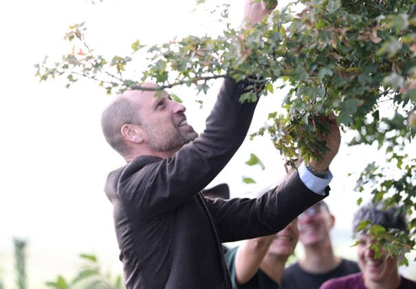 The Prince Of Wales Visits Monmouthshire And Herefordshire ABERGAVENNY, WALES - OCTOBER 01: Prince William, Prince Of Wales participates in a seed collection activity and hears about the progress towards the goal of planting one million trees during his visit to charity Stump Up For Trees, which aims to plant native trees across South Wales, at White Castle Farm on October 01, 2026 in Abergavenny, Wales. The Prince of Wales visited the region to meet with those tackling the threat of flooding caused by extreme weather conditions., Credit:Chris Jackson PA ROTA - B68 Avalon United Kingdom, Wales, Abergavenny  Copyright: xChrisxJacksonx xPAxROTAx-xB68x xAvalonx 1139798764