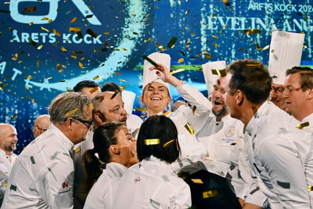 STOCKHOLM, SWEDEN 20261001 Evelina Änggren wins Chef of the Year and is honored during the 2026 Chef of the Year finals at Annexet in Stockholm STOCKHOLM SWEDEN x10040x  Copyright: xAndersxWiklund TTx ARETS KOCK 2026 YwuLWWRyjig