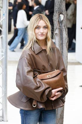 Sarah Pidgeon arrives at the Balenciaga Spring Summer 2027 Women s Ready-to-Wear fashion show during Paris Fashion Week (PFW) at the Tennis Club de Paris, France, on October 1, 2026. Christophe Aubert Bestimage. Arrivals at the Balenciaga fashion show as part of Paris RTW Spring Summer 2027 Fashion Week, held at the Tennis Club de Paris on October 1, 2026, in Paris, France. Paris, France  Copyright: xChristophexAubertx xBestimagexChristophexAubertx xBestimagex