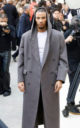 Hugo Ekitike arrives at the Balenciaga Spring Summer 2027 Women’s Ready-to-Wear show during Paris Fashion Week (PFW) at the Tennis Club de Paris, France, on October 1, 2026. Christophe Aubert, Bestimage. Arrivals at the Balenciaga fashion show as part of Paris RTW Spring Summer 2027 Fashion Week, held at the Tennis Club de Paris on October 1, 2026, in Paris, France. Paris, France  Copyright: xChristophexAubertx xBestimagexChristophexAubertx xBestimagex