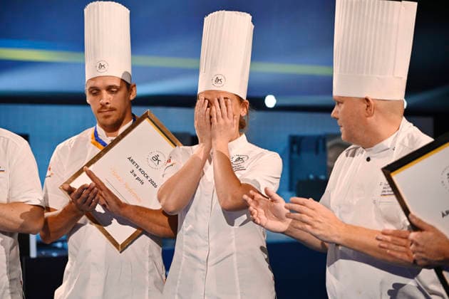 STOCKHOLM, SWEDEN 20261001 Evelina Änggren wins Chef of the Year and is honored during the 2026 Chef of the Year finals at Annexet in Stockholm STOCKHOLM SWEDEN x10040x  Copyright: xAndersxWiklund TTx ARETS KOCK 2026 o1EgKeQ5XY8