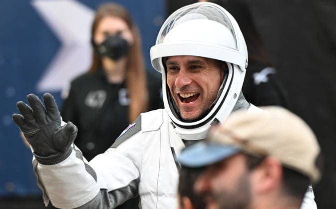 SpaceX Prepares to Launch Crew-13 Mission for NASA from Cape Canaveral, Florida CAPE CANAVERAL, FLORIDA, UNITED STATES - OCTOBER 1: NASA astronaut Luke Delaney waves after walking out from the Neil Armstrong Operations and Checkout Building at the Kennedy Space Center ahead of his scheduled launch aboard a SpaceX Falcon 9 rocket on October 1, 2026 in Cape Canaveral, Florida. The Crew-13 astronauts will launch from pad 40 at Cape Canaveral Space Force Station for a six month mission to the International Space Station. Paul Hennesy Anadolu Florida United States. Editorial use only. Please get in touch for any other usage.  Copyright: x2026xAnadoluxPaulxHennesyx
