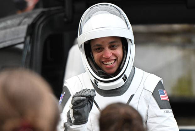 SpaceX Prepares to Launch Crew-13 Mission for NASA from Cape Canaveral, Florida CAPE CANAVERAL, FLORIDA, UNITED STATES - OCTOBER 1: NASA astronaut Jessica Watkins greets people after walking out from the Neil Armstrong Operations and Checkout Building at the Kennedy Space Center ahead of her scheduled launch aboard a SpaceX Falcon 9 rocket on October 1, 2026 in Cape Canaveral, Florida. The Crew-13 astronauts will launch from pad 40 at Cape Canaveral Space Force Station for a six month mission to the International Space Station. Paul Hennesy Anadolu Florida United States. Editorial use only. Please get in touch for any other usage. Copyright: x2026xAnadoluxPaulxHennesyx