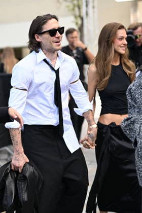 Brooklyn Beckham and his wife Nicola Peltz are back at their hotel after the Balenciaga fashion show during Paris Fashion Week on October 1, 2026. Brooklyn Beckham, who has remained estranged from his family since his 2022 wedding, is unlikely to attend the show for his mother V Beckham’s fashion house, scheduled for October 2, 2026. Pierre Perusseau Bestimage Brooklyn Beckham and his wife Nicola Peltz are back at their hotel following the Balenciaga show during PFW Fashion Week on October 1, 2026 Brooklyn Beckham, who has remained estranged from his family since his 2022 wedding, is unlikely to attend the show for his mother V Beckham’s fashion house, scheduled for October 2, 2026, in Paris, France  Copyright: xPierrexPerusseaux xBestimagexPierrexPerusseaux xBestimagex