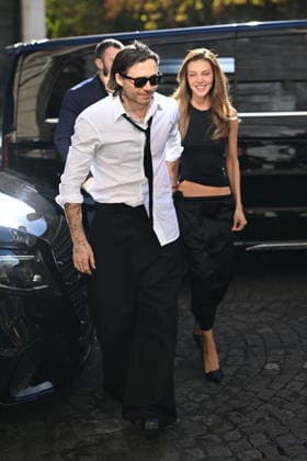 Brooklyn Beckham and his wife Nicola Peltz are back at their hotel after the Balenciaga fashion show during Paris Fashion Week on October 1, 2026. Brooklyn Beckham, who has remained estranged from his family since his 2022 wedding, is unlikely to attend the show for his mother V Beckham’s fashion house, scheduled for October 2, 2026. Pierre Perusseau Bestimage Brooklyn Beckham and his wife Nicola Peltz are back at their hotel following the Balenciaga show during PFW Fashion Week on October 1, 2026 Brooklyn Beckham, who has remained estranged from his family since his 2022 wedding, is unlikely to attend the show for his mother V Beckham’s fashion house, scheduled for October 2, 2026, in Paris, France  Copyright: xPierrexPerusseaux xBestimagexPierrexPerusseaux xBestimagex