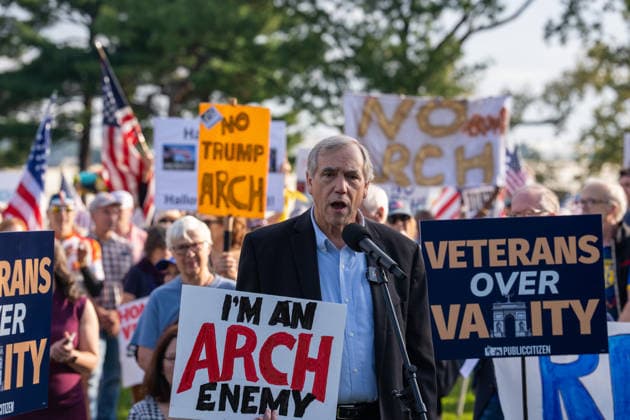 October 1, 2026, Washington, Dc, USA: Senator Jeff Merkley (D-Oregon) speaks to protesters opposed to President TrumpÃ¢â‚¬â ¢s proposed arch outside of Arlington Cemetery on October 1, 2026. Washington USA - ZUMAl312 20261001_znp_l312_004 Copyright: xAndrewxLeydenx